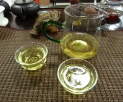 桂林石崖茶一级茶 绿茶广西土特产 条形状茶叶大量批发特色茶叶图3