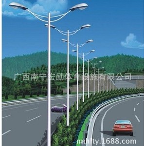 路灯杆供应商【广西南宁宏励体育照明灯具厂家】图2