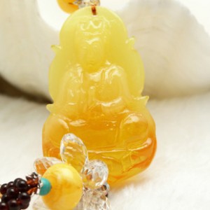 热销 汽车内饰用品 车挂树脂仿蜜蜡观音车挂佛汽车饰品挂件摆件图2