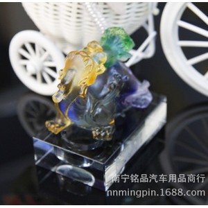 K9水晶香水座高档琉璃貔貅麒麟车龙 车内饰用品批发 高档汽车用品图2