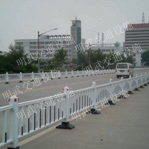 道路护栏（南宁明武交通）道路护栏大量批发图2