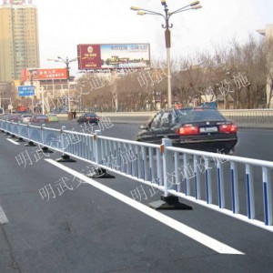 钢制公路护栏 柳州钢制公路护栏 钢制公路护栏货到付款图2